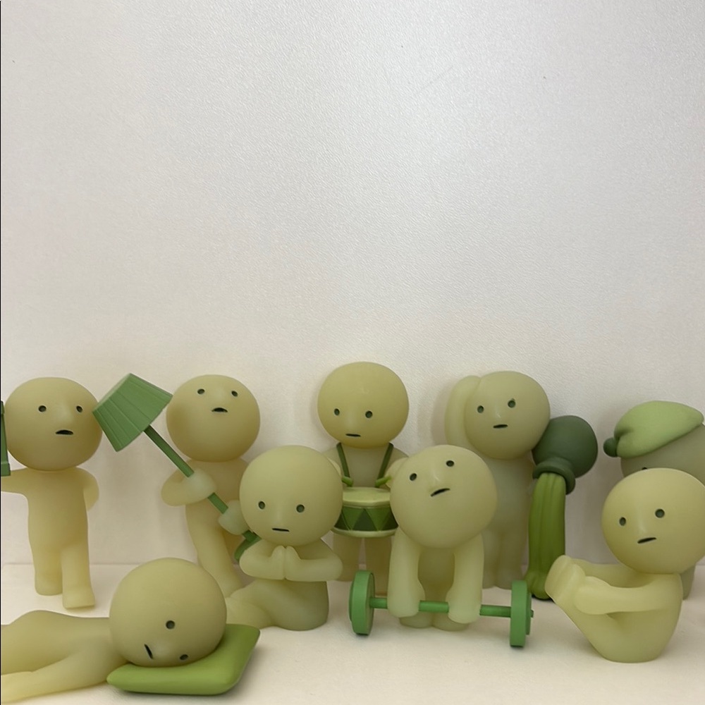 Smiski 10 figurine set